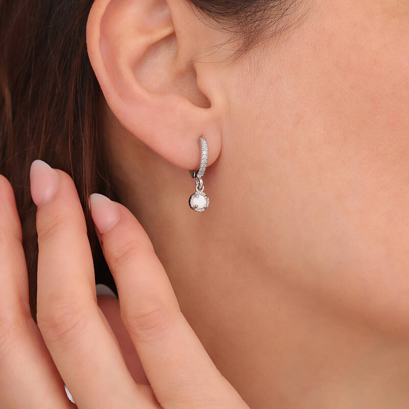 925 Ayar Gümüş Beyaz Opal Taşlı Sallantılı Küpe - 2