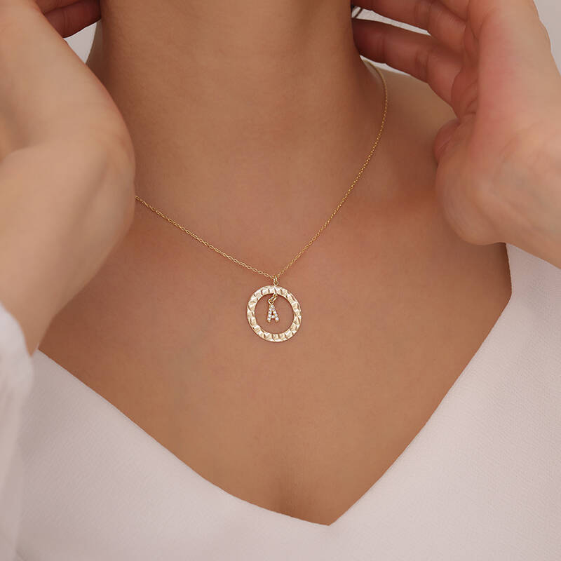 925 Ayar Gümüş Taşlı Harfli Dokulu Çerçeve Kolye - 2