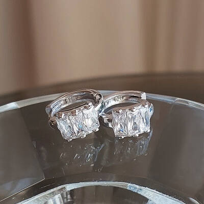 Vaoov 925 Ayar Gümüş Baget Taşlı Küpe - 1