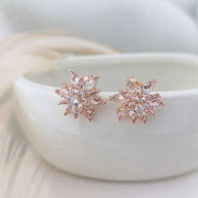 Vaoov  925 Ayar Gümüş Beyaz Taşlı Lotus Çiçeği Küpe - 2