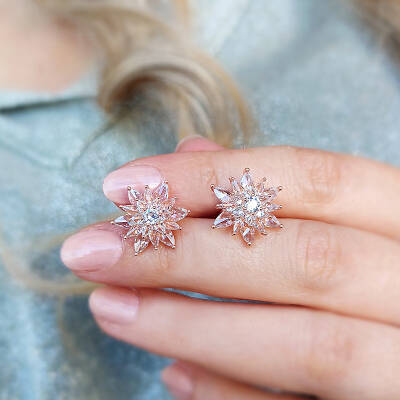 Vaoov  925 Ayar Gümüş Beyaz Taşlı Lotus Çiçeği Küpe - 5