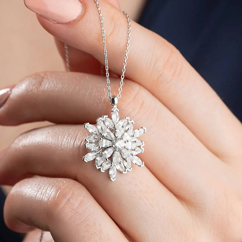 Vaoov 925 Ayar Gümüş Katmerli Kamelya Çiçeği Kolye - 1