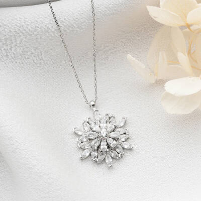 Vaoov 925 Ayar Gümüş Katmerli Kamelya Çiçeği Kolye - 3