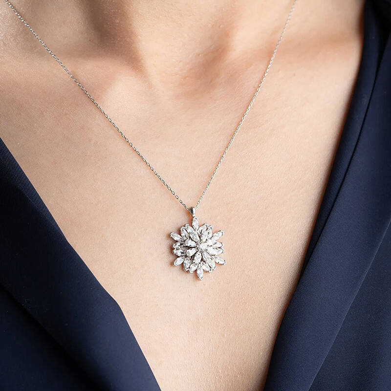 Vaoov 925 Ayar Gümüş Katmerli Kamelya Çiçeği Kolye - 4