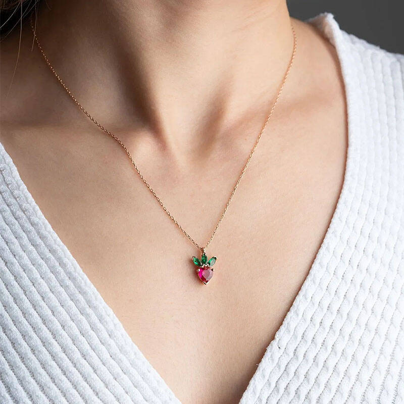 Vaoov 925 Ayar Gümüş Kırmızı Taşlı Çilek Kolye - 3