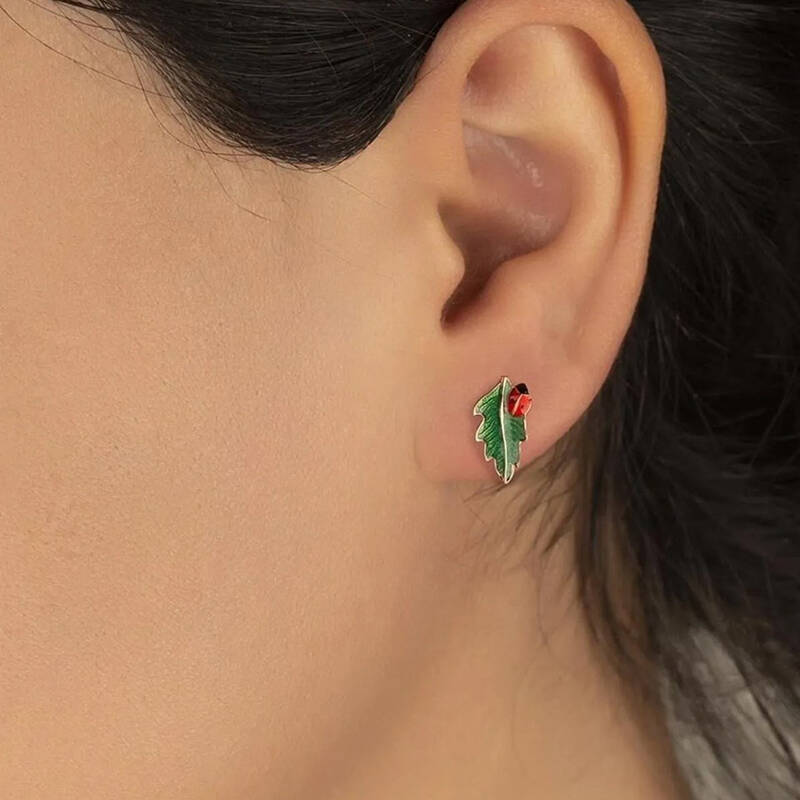 Vaoov 925 Ayar Gümüş Mineli Yeşil Yaprak ve Uğurböceği Küpe - 1